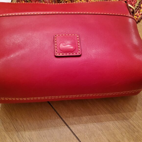 New Dooney & Bourke Katie Crossbody in Red Vacchetta Leather - Picture 5 of 8